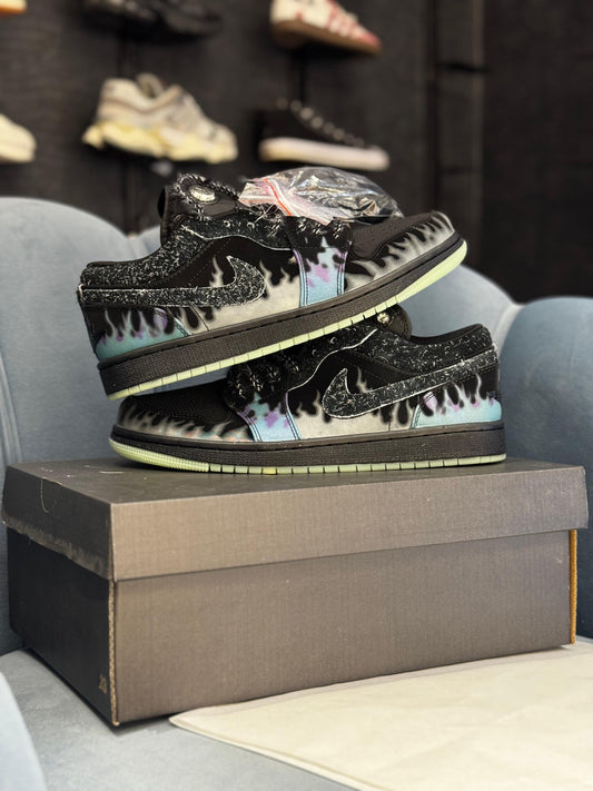 AIR JORDANS 1 LOW ''HALLOWEEN BLACK CAT''