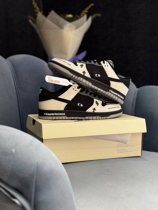 NIKE “SB DUNK CHROME HEARTS”