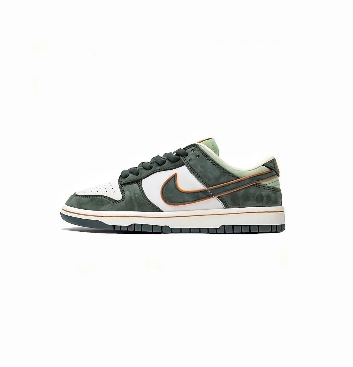 NIKE “SB DUNK LOW X OTOMO KATSUHIRO”