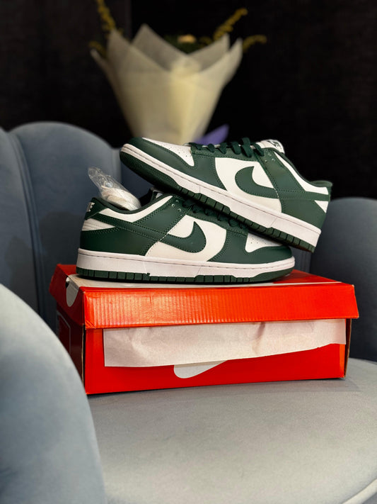NIKE SB DUNK “VARSITY GREEN”