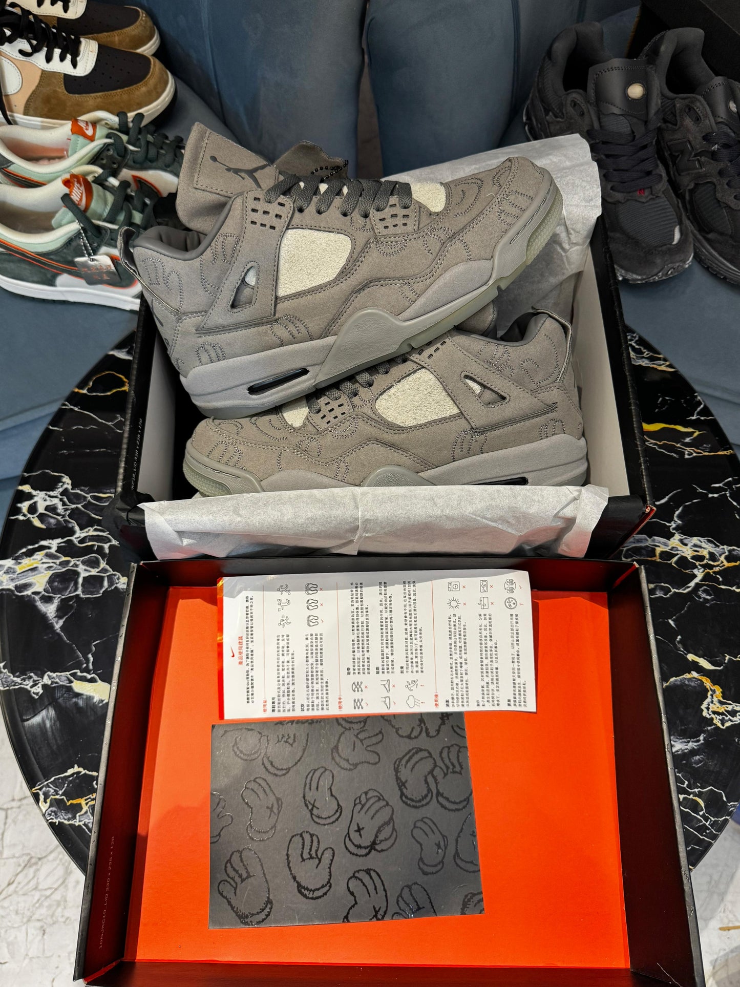 AIR JORDAN 4 RETRO X KAWS 'COOL GREY'