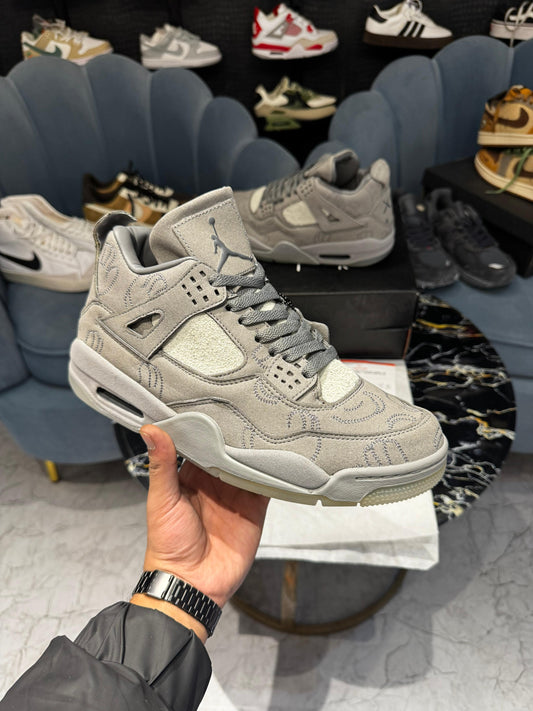AIR JORDAN 4 RETRO X KAWS 'COOL GREY'