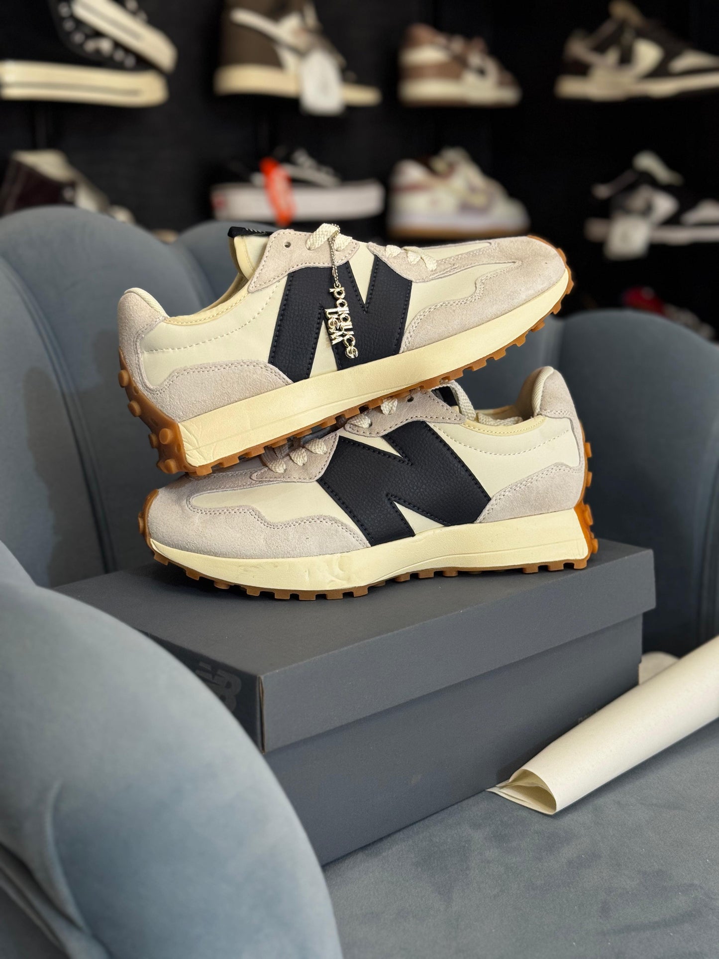 New Balance 327