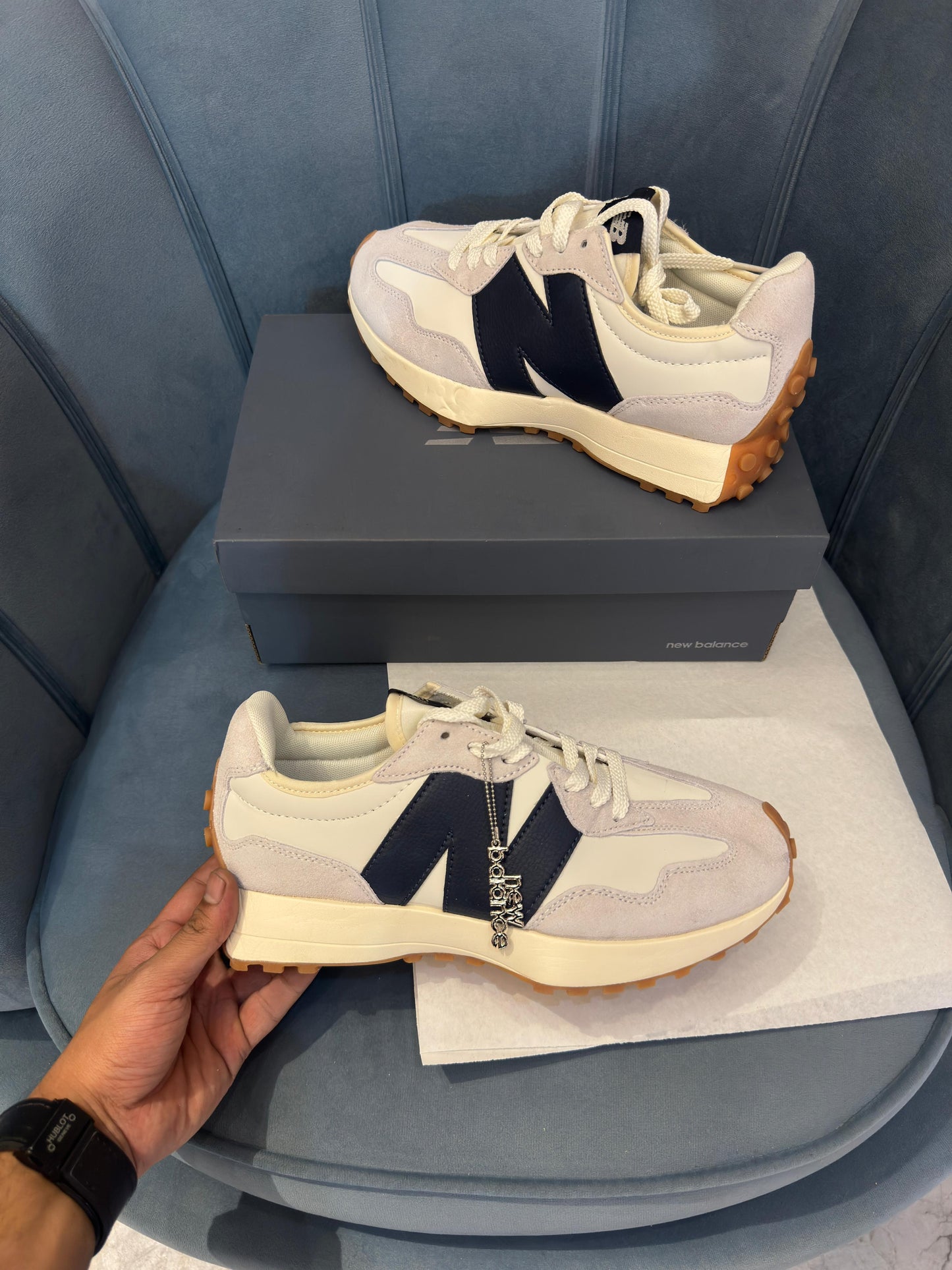 New Balance 327