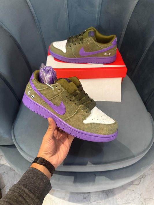 NIKE SB DUNK SNOOP DOGG