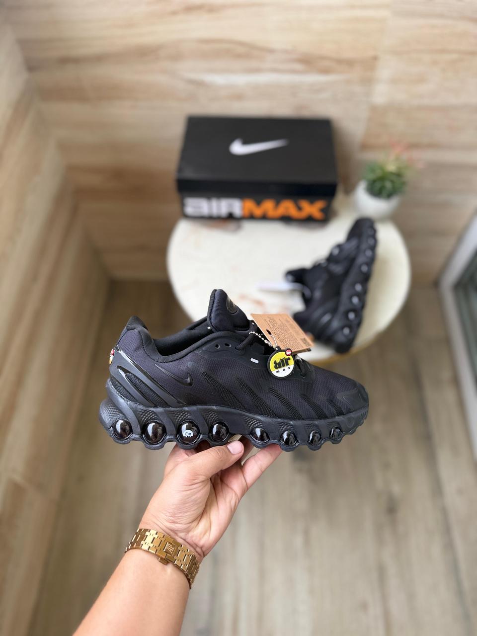 NIKE AIRMAX'' DN8 BLACK RED CRIMSON ''