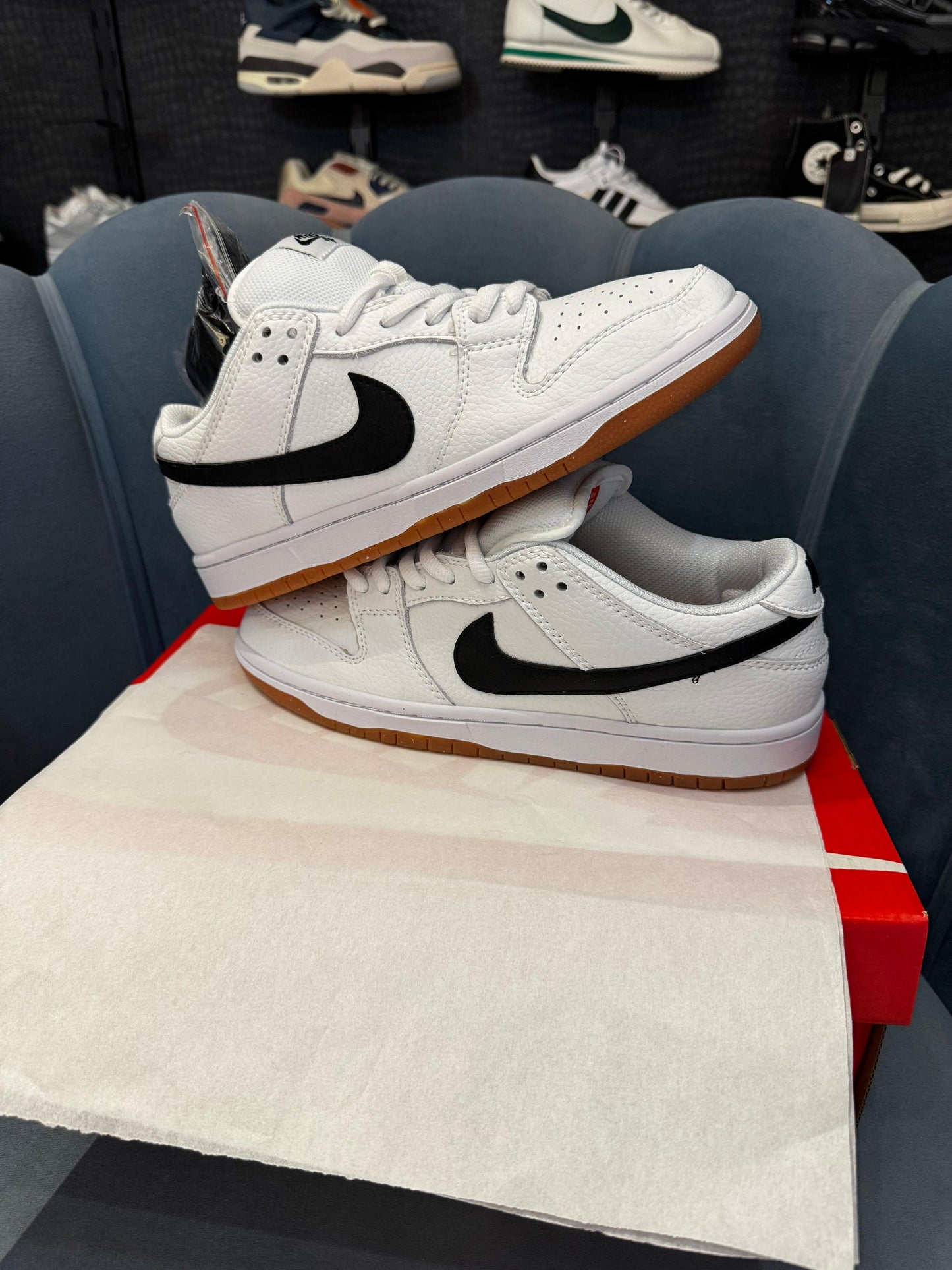 NIKE'' SB DUNK WHITE GUM ''