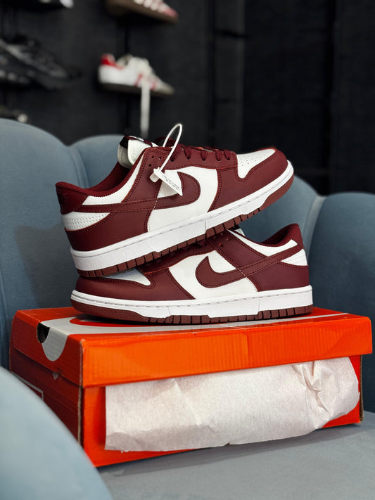 NIKE '' SB DUNK BEETROOT WINE ''
