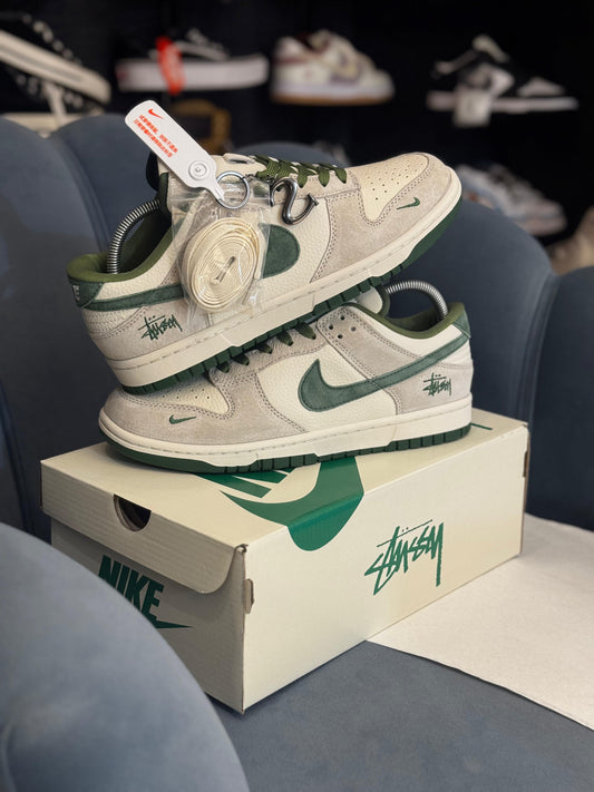 NIKE ''SB DUNK STUSSY GREEN S''