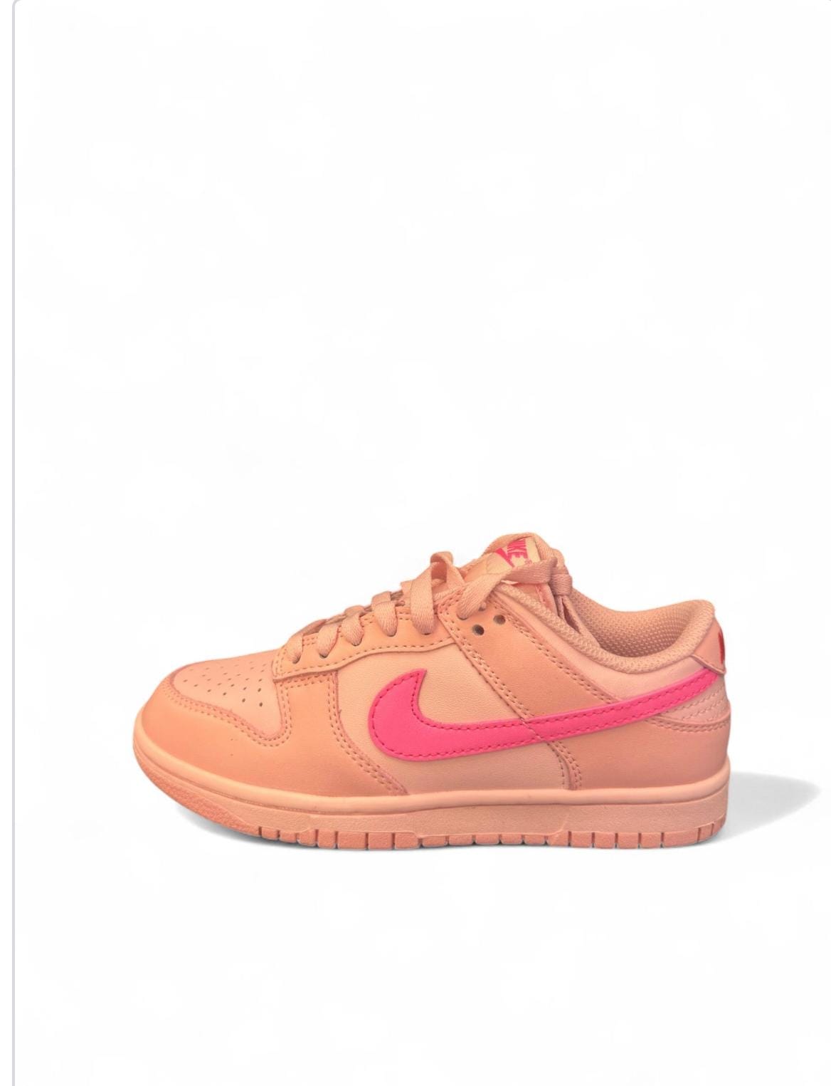 NIKE ''SB DUNK BARBIE TRIPPLE PINK''