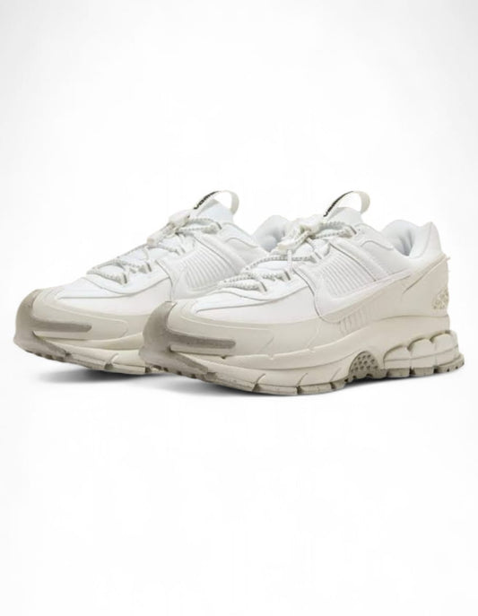 NIKE'' ZOOM VOMERO ROAM WHITE ''