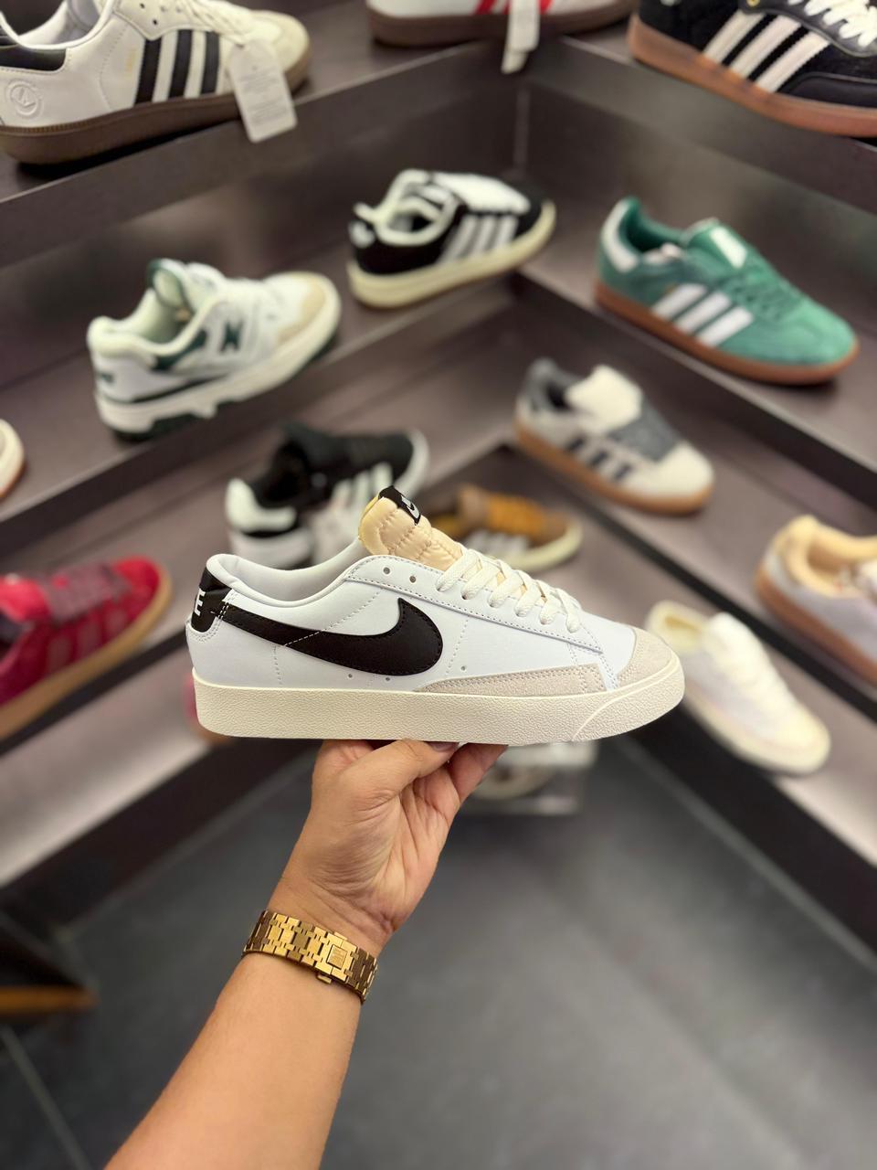 NIKE'' BLAZER 77 LOW ANKLE ''