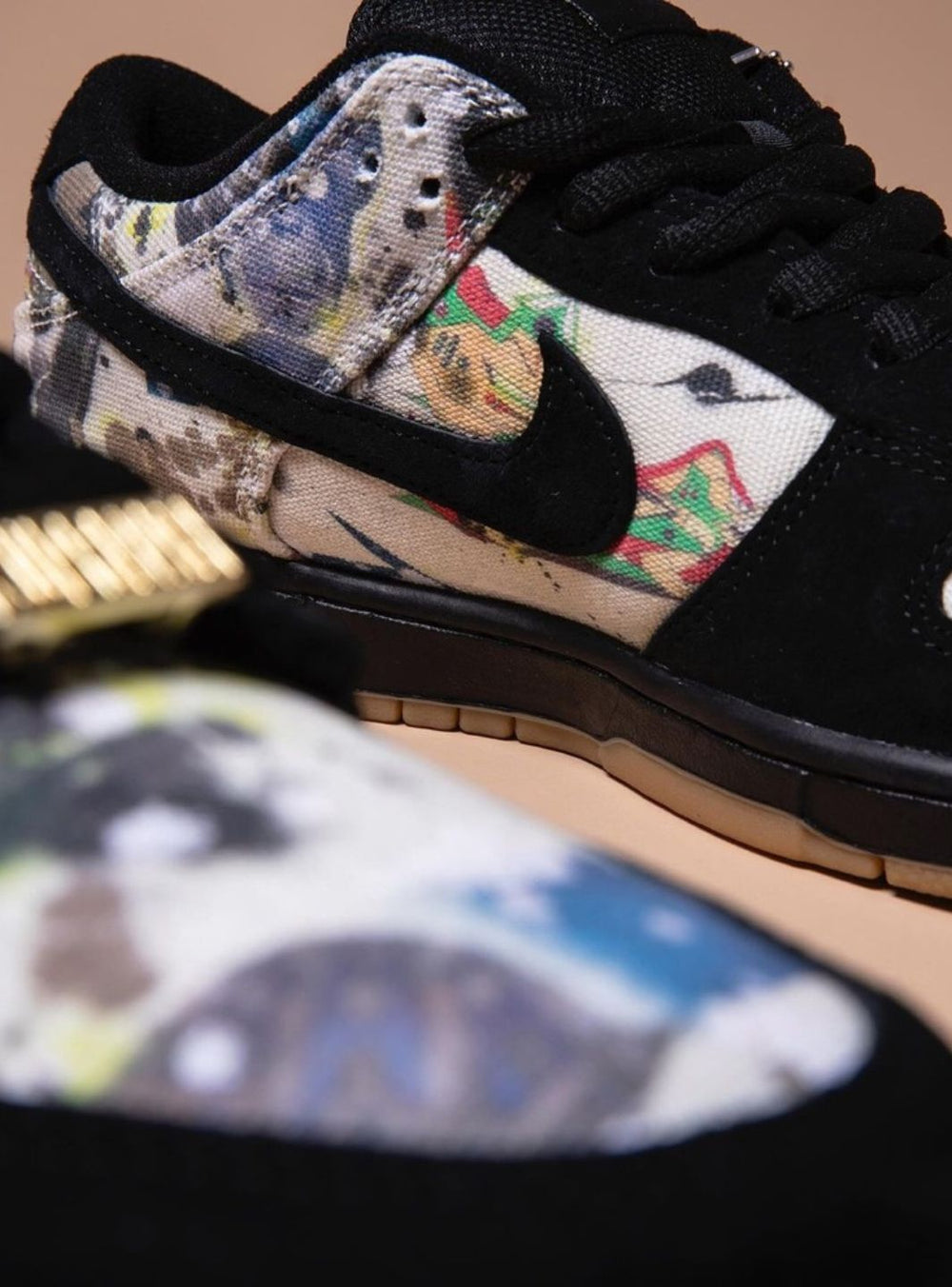 NIKE “SB DUNK LOW SUPREME RAMMELLZEE”