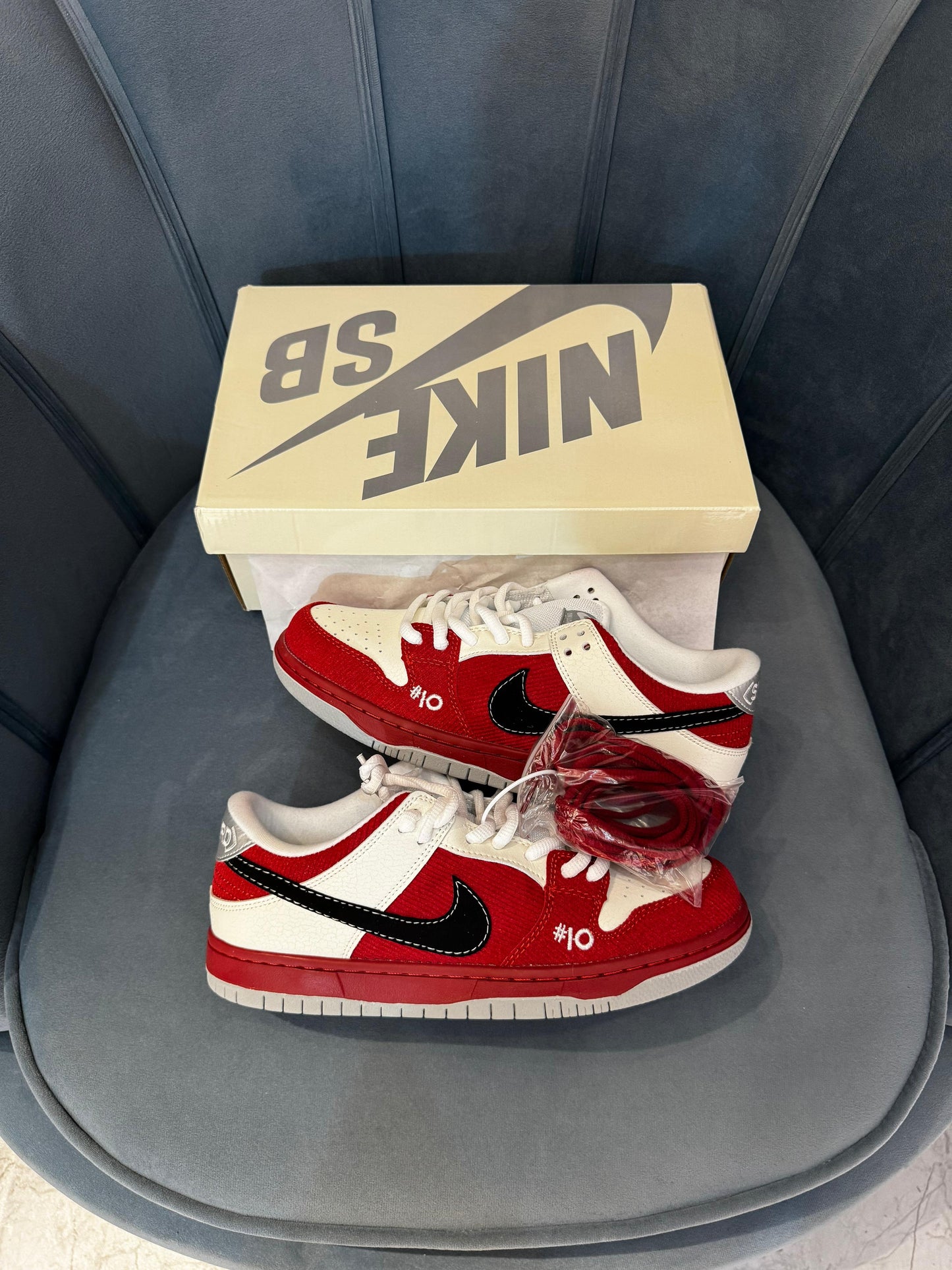 NIKE ‘’SB DUNK  SKATEBOARD LOW ROLLER DERBY’’