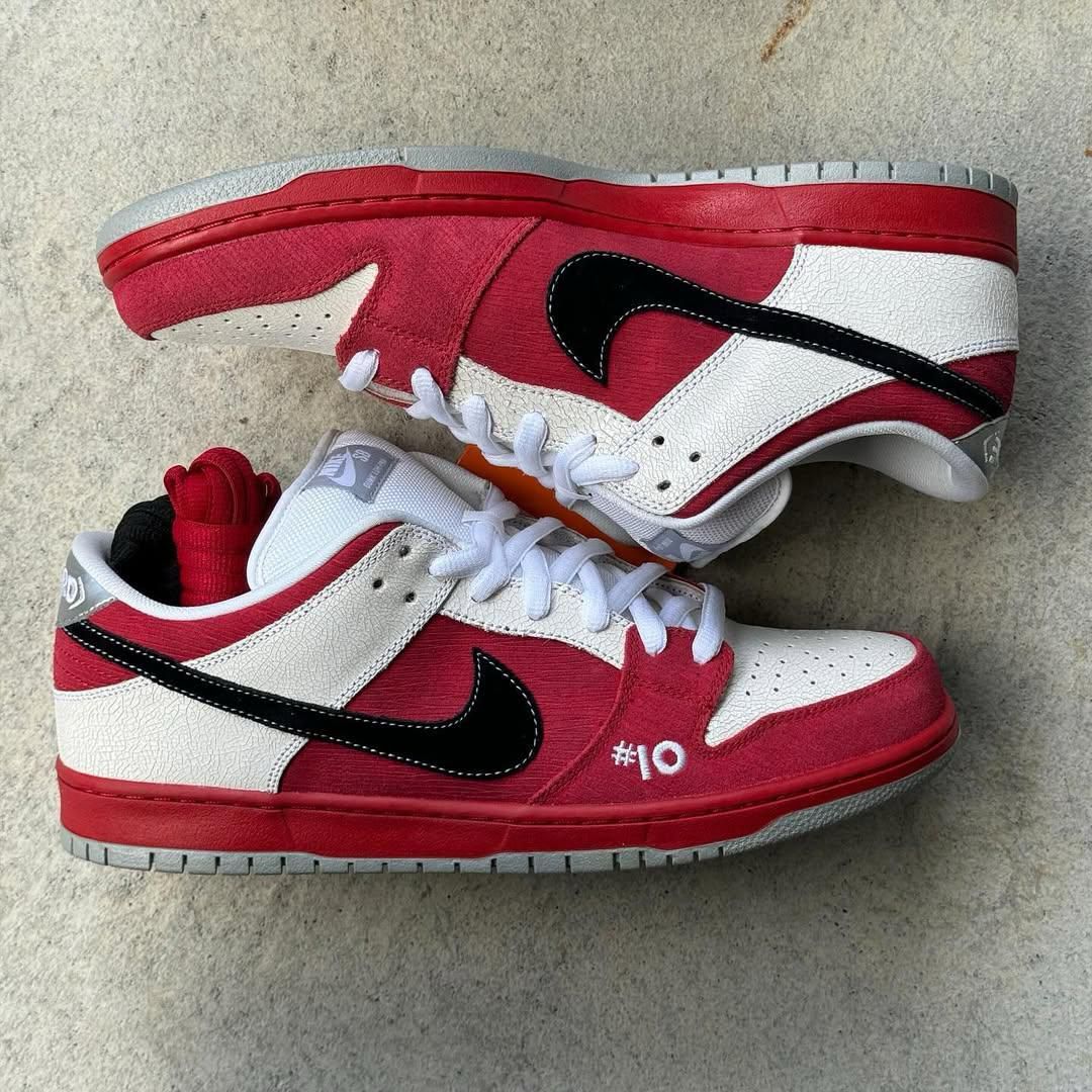 NIKE ‘’SB DUNK  SKATEBOARD LOW ROLLER DERBY’’