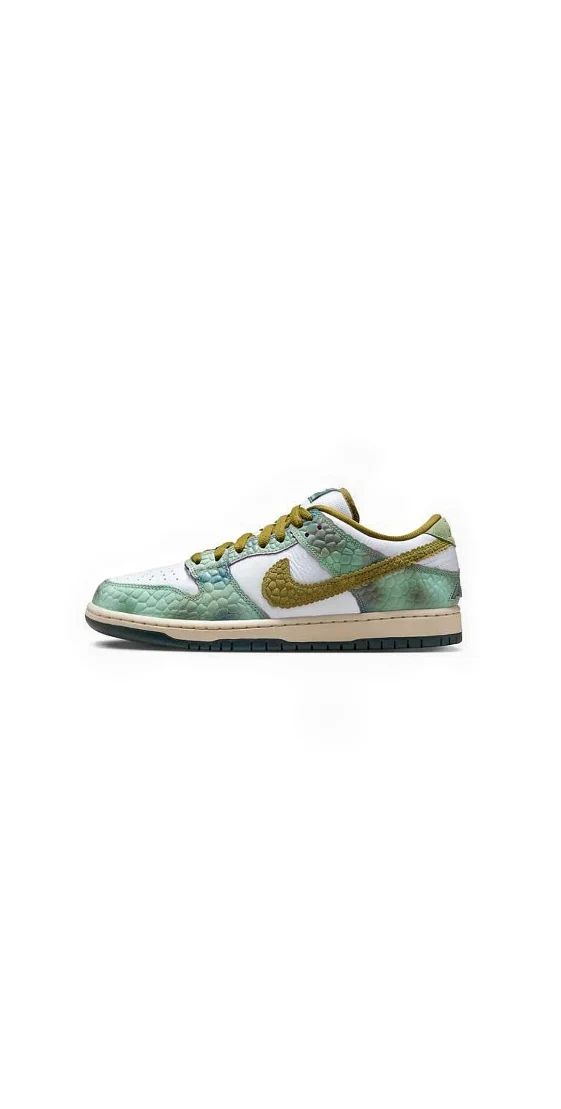 NIKE “SB DUNK CHAMELEON”