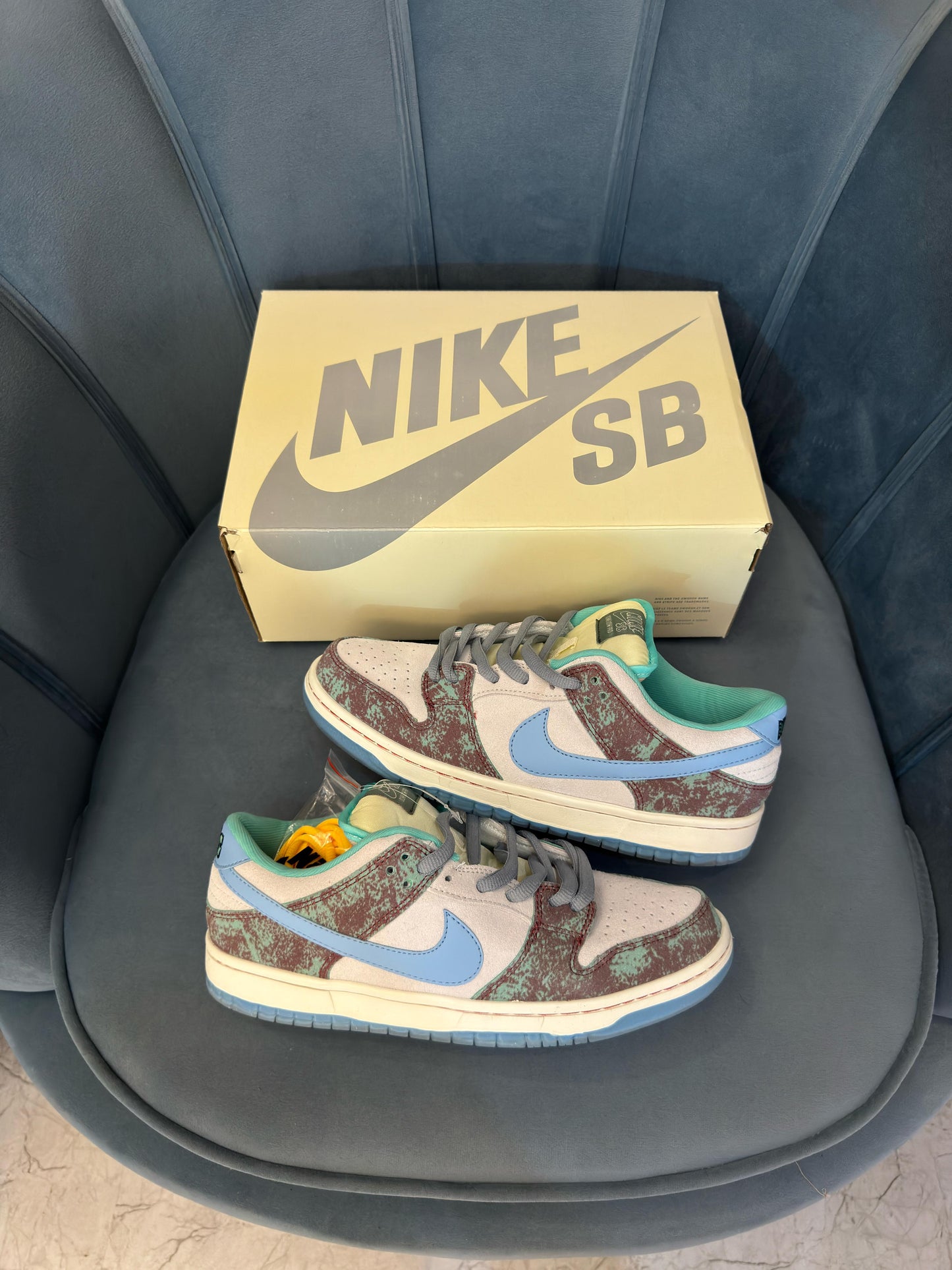 NIKE “SB DUNK CRENSHOWS SKATE CLUB”