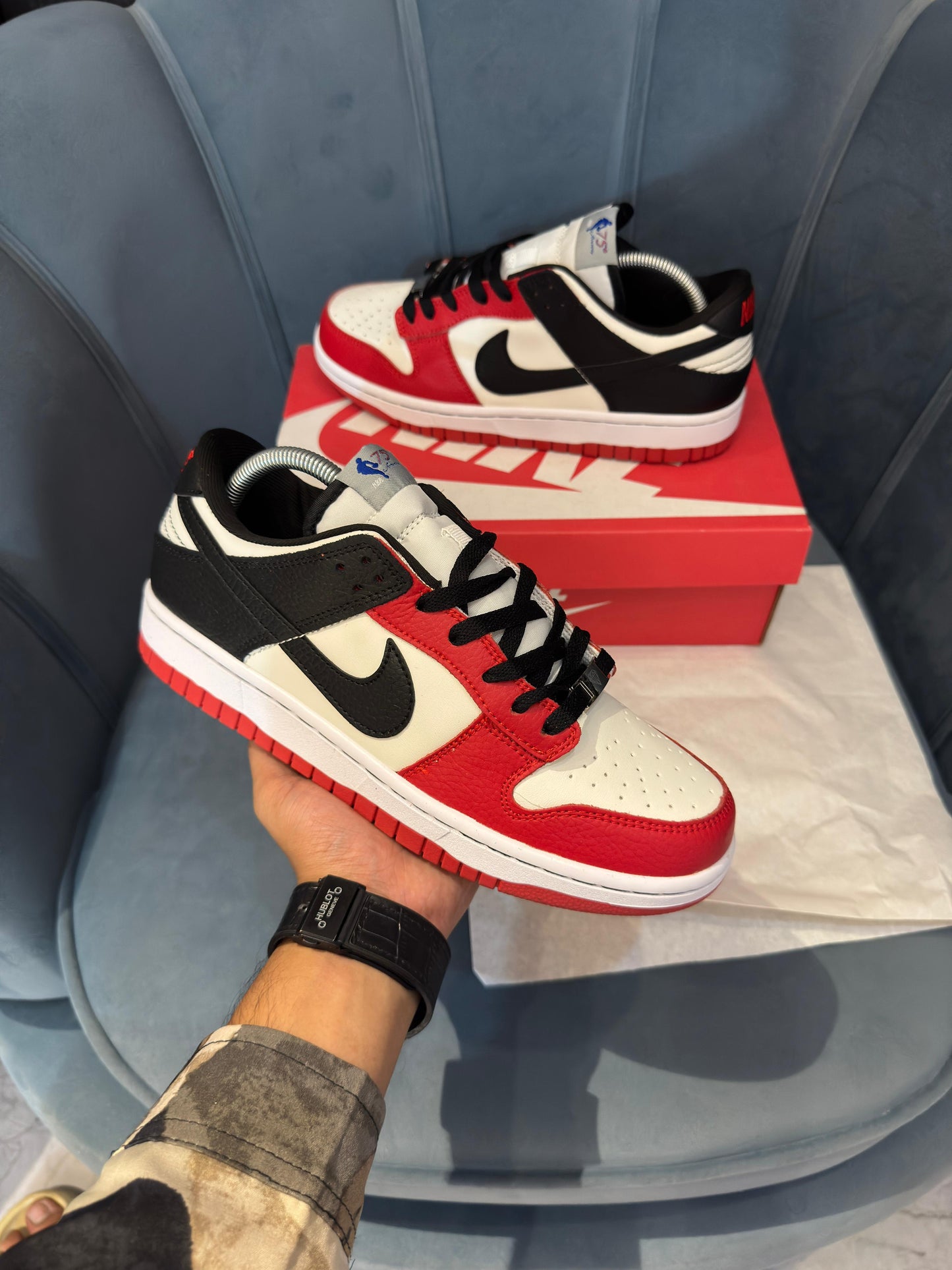 NIKE SB DUNK “CHICAGO EMB”