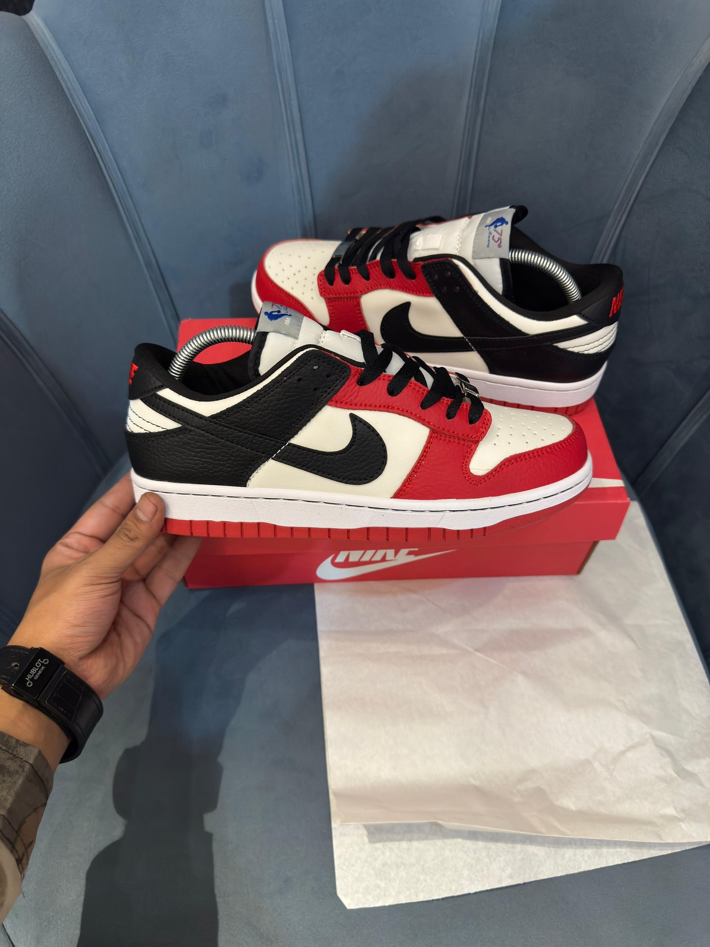 NIKE SB DUNK “CHICAGO EMB”
