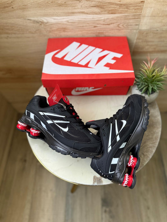 NIKE SHOX 2025 ''SUPREME''