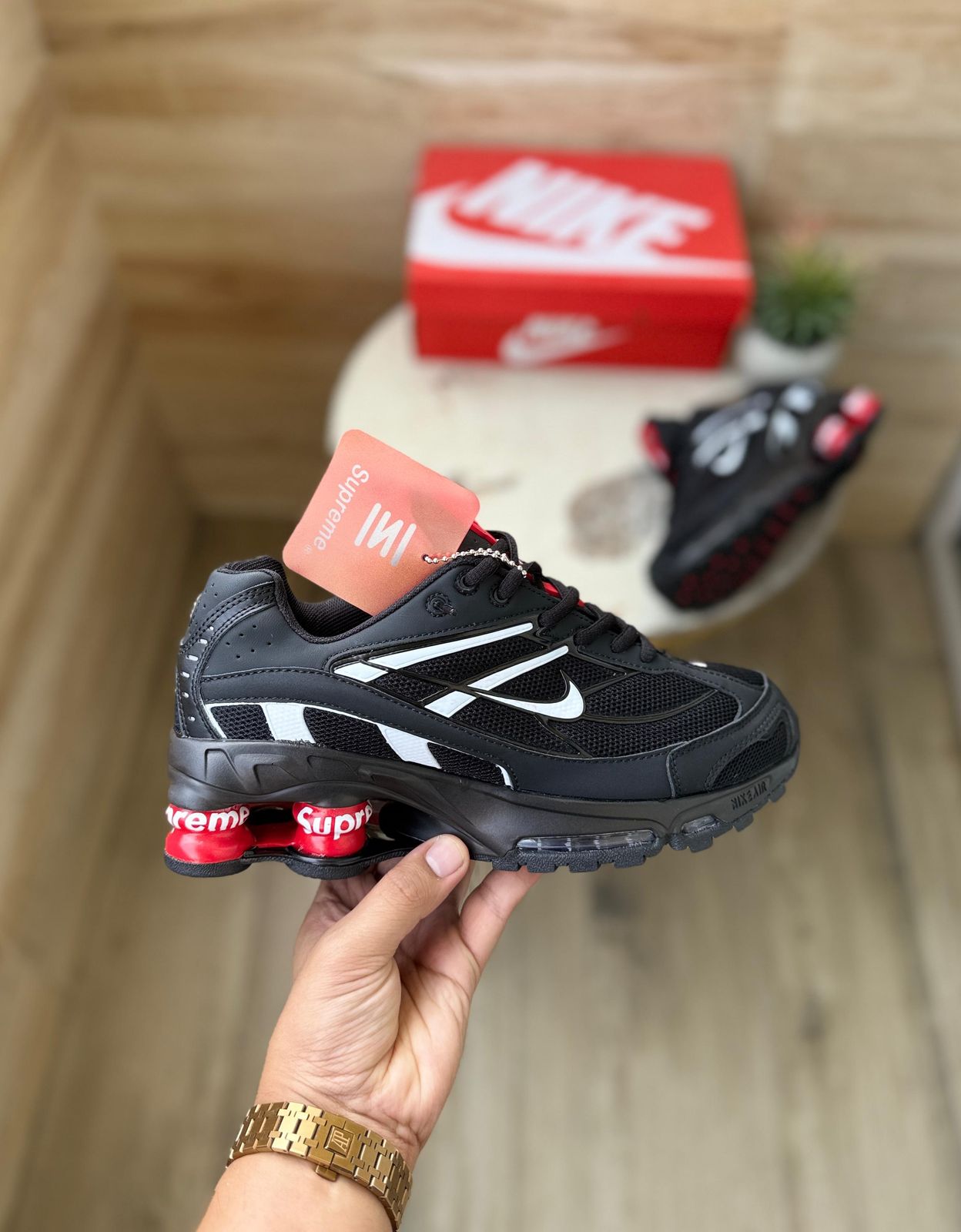 NIKE SHOX 2025 ''SUPREME''