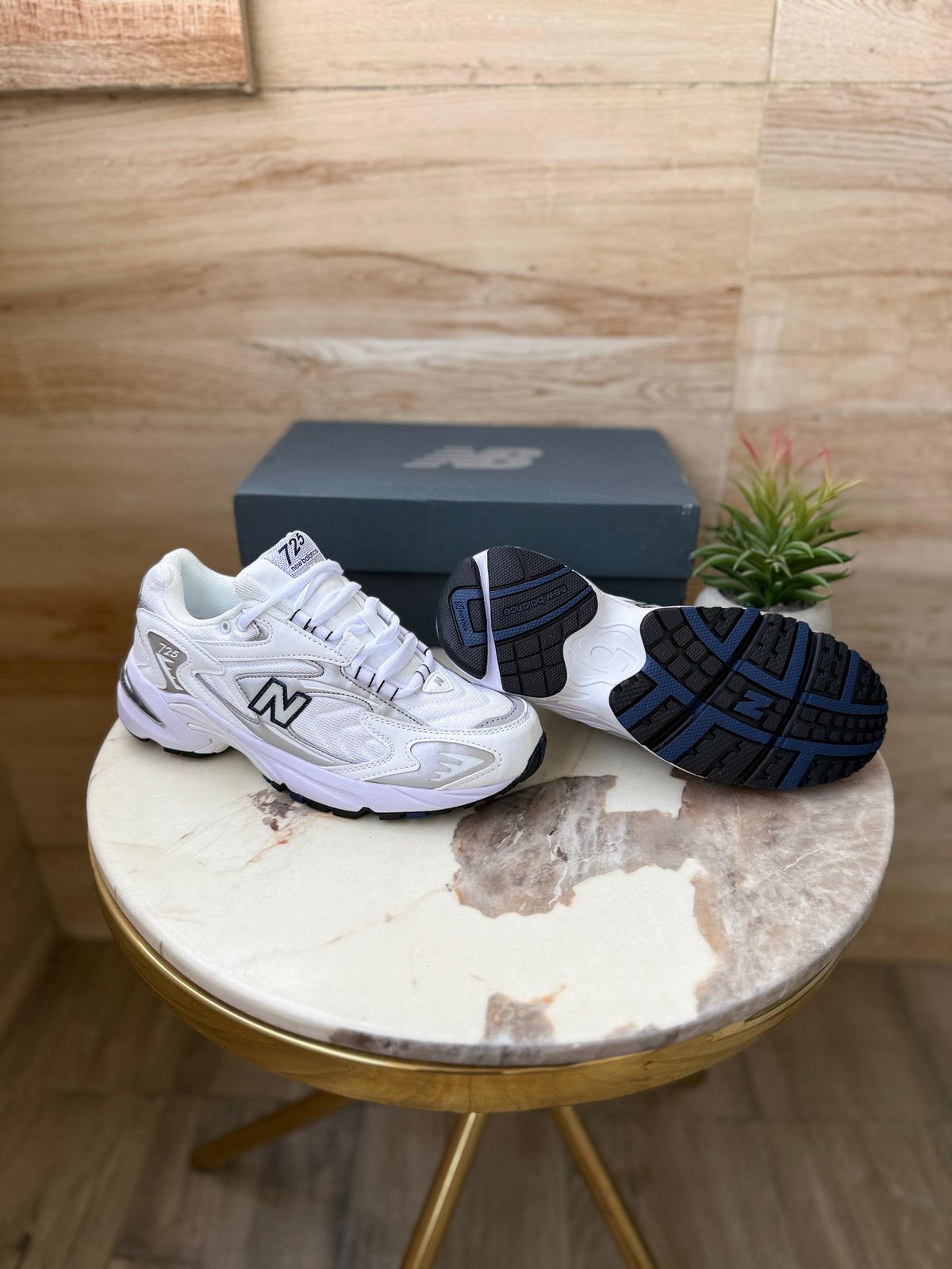 NEW BALANCE'' 725 WHITE''