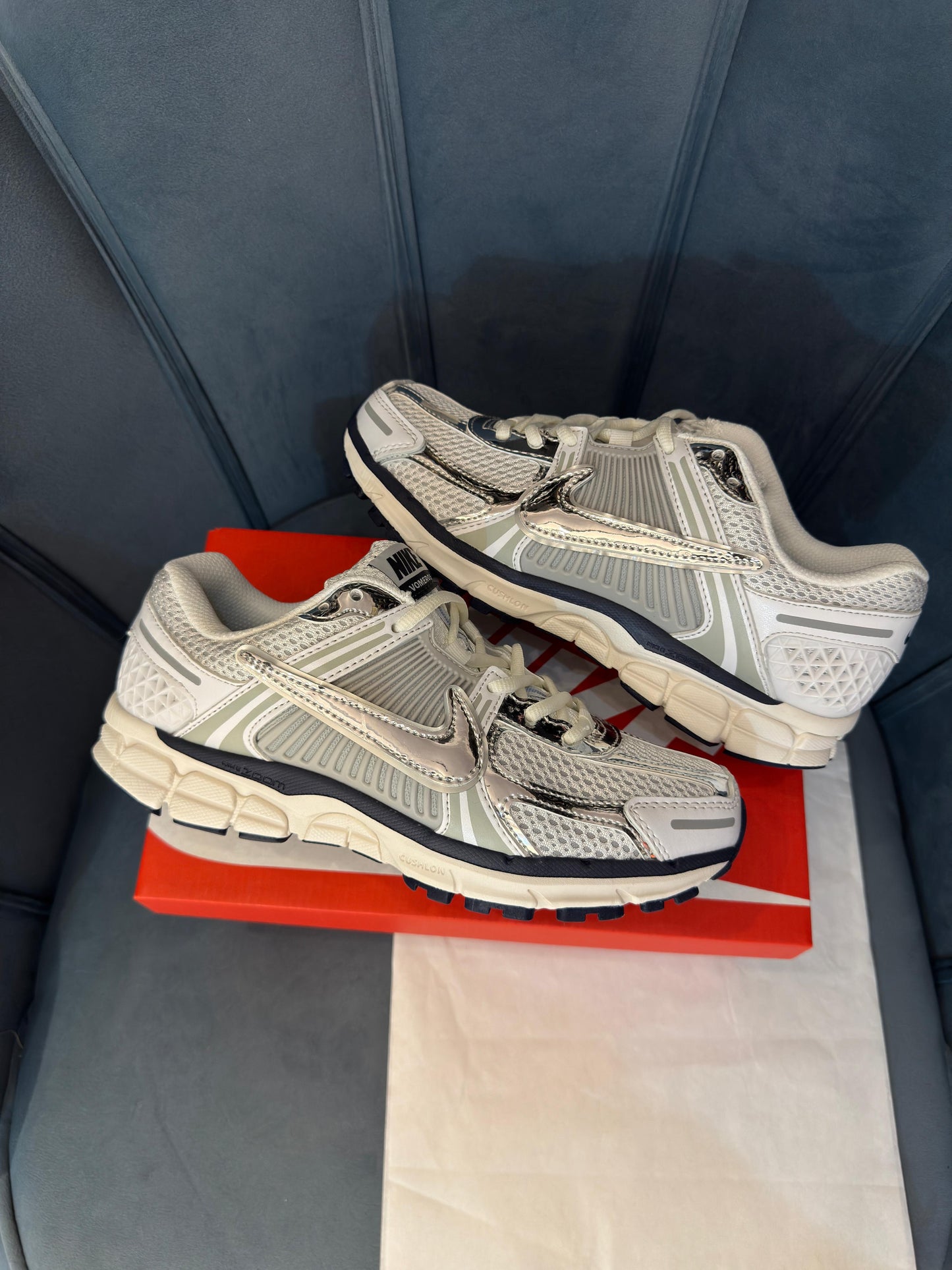 NIKE ''ZOOM VOMERO-5 METALLIC SILVER''
