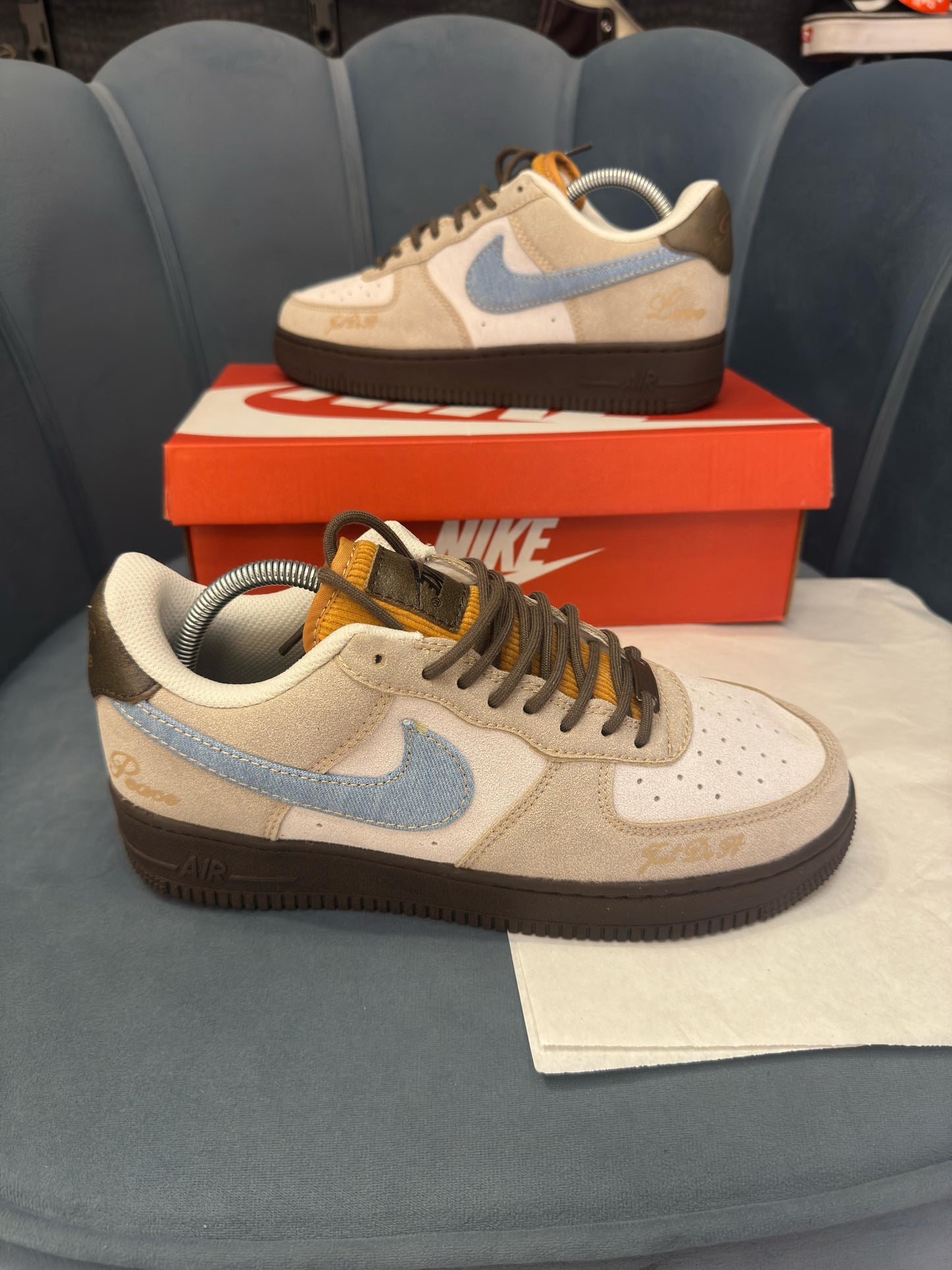 NIKE ''AIRFORCE1 LOVE & PEACE''