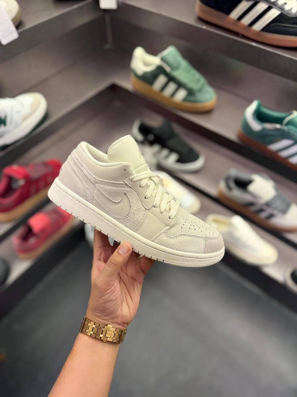 AIR JORDAN'' 1 LOW SE CRAFT PALE IVOLY ''