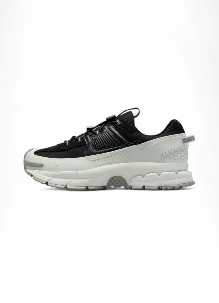 NIKE'' ZOOM VOMERO ROAM BLACK WHITE''
