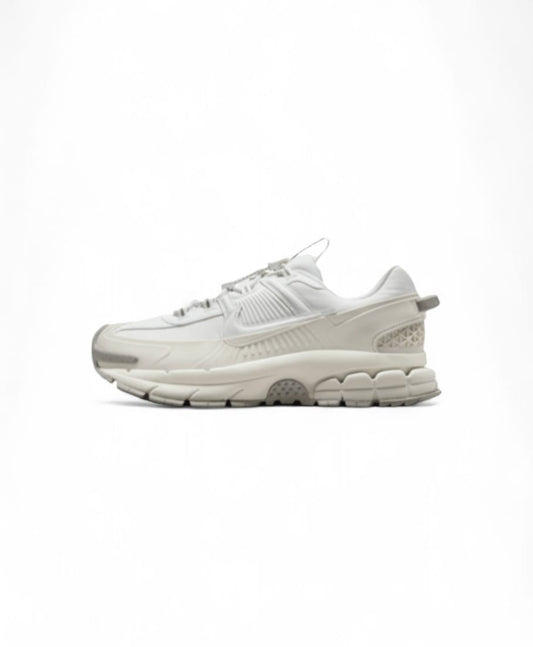 NIKE'' ZOOM VOMERO ROAM WHITE ''