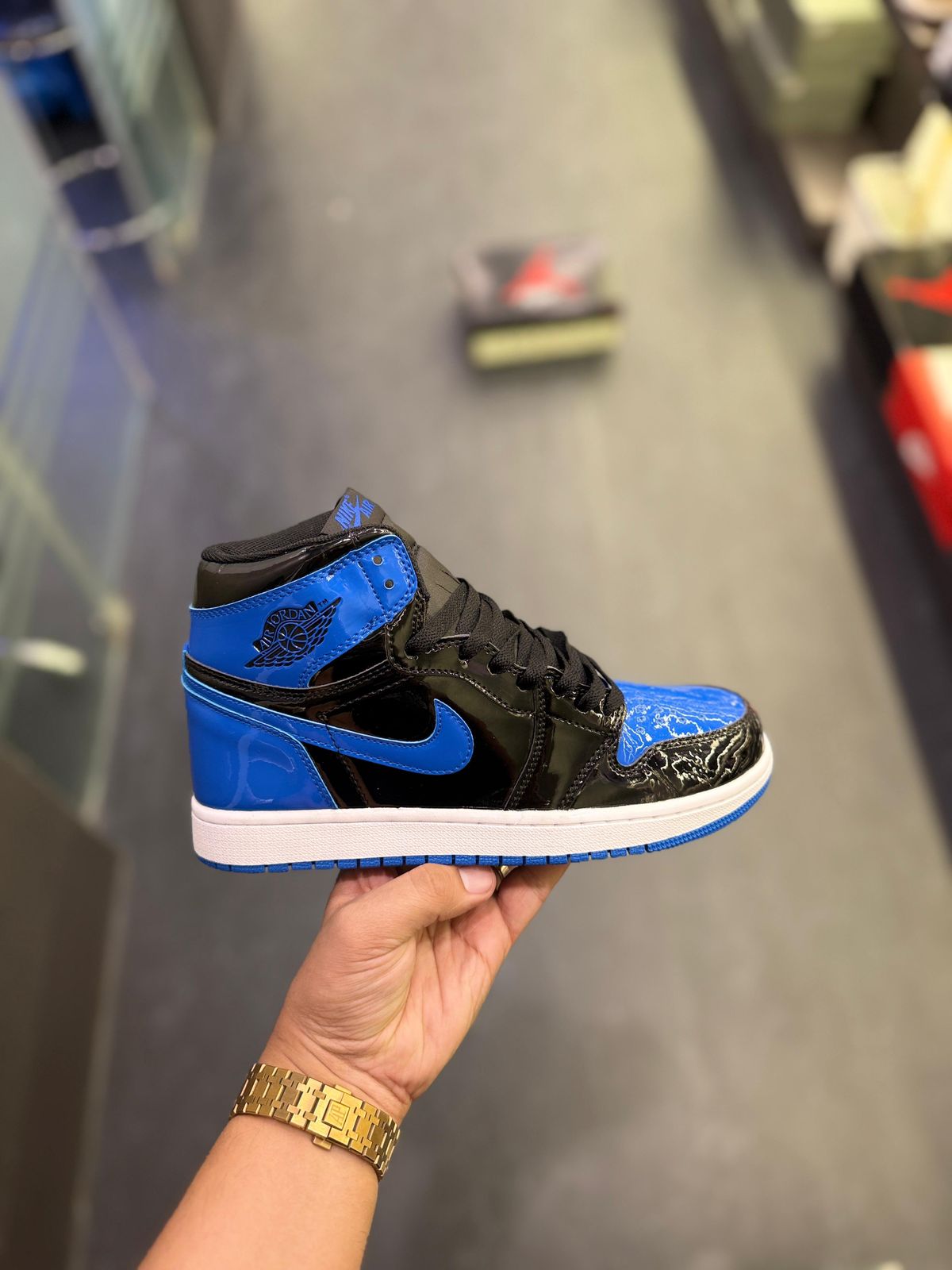 AIR JORDANS'' RETRO 1 PATENT ROYAL BLUE ''