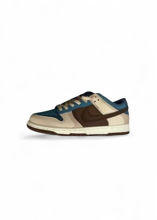 NIKE '' SB DUNK SNORLAX ''