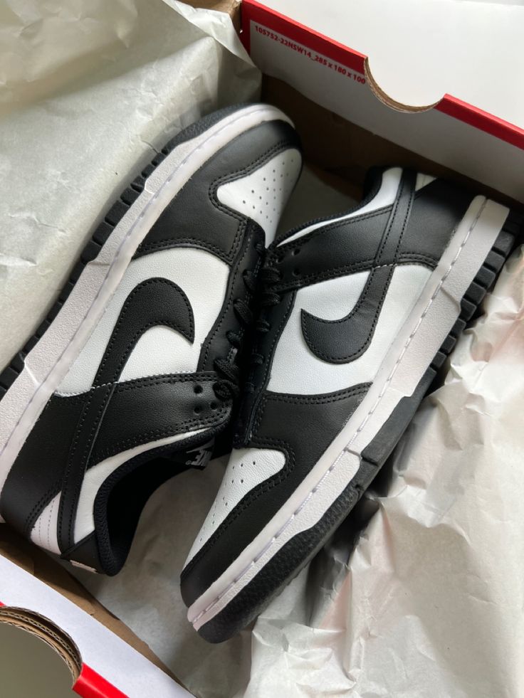 NIKE SB PANDA