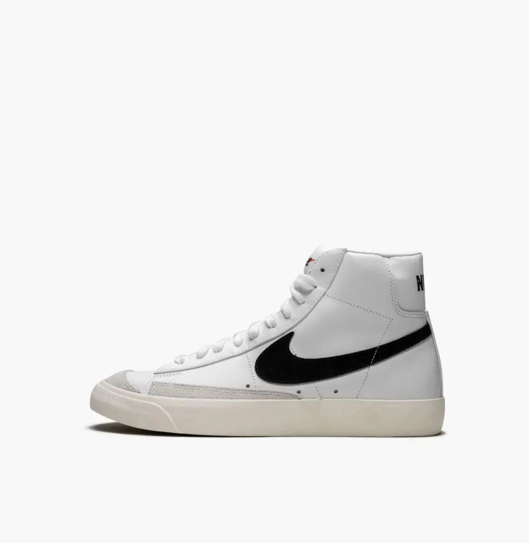 NIKE "BLAZER MID 77 VINTAGE"